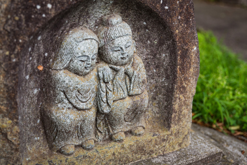 小田原のおすすめ納骨堂を調べる前に。親のお墓を受け継ぐ「祭祀財産」を知る